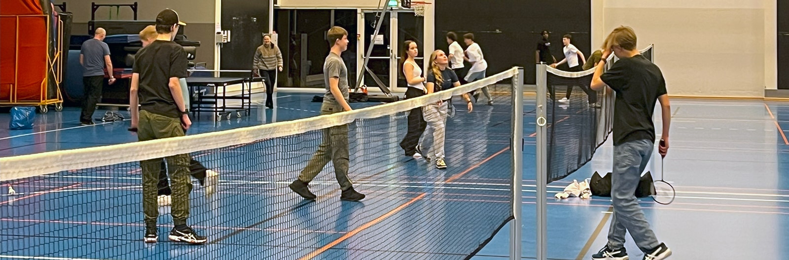 En af de mest populære aktiviteter ved Åben Hal i Odder er badminton.