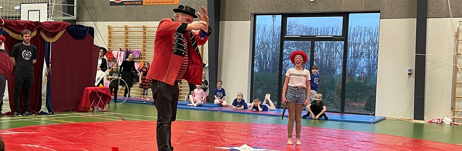 Sparekassen Kronjylland donerer 25.000 kr. til cirkus- og gøglerworkshop for børn i Sjølund, Hejls og Hejsminde