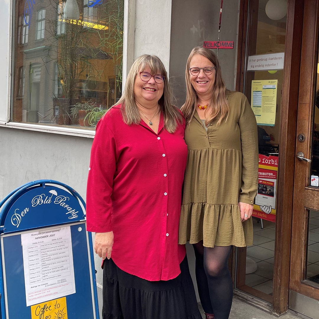 Den sociale cafe Den Blå Paraply i Randers har modtaget en donation på 10.000 kr. fra Sparekassen Kronjyllands Garant-million
